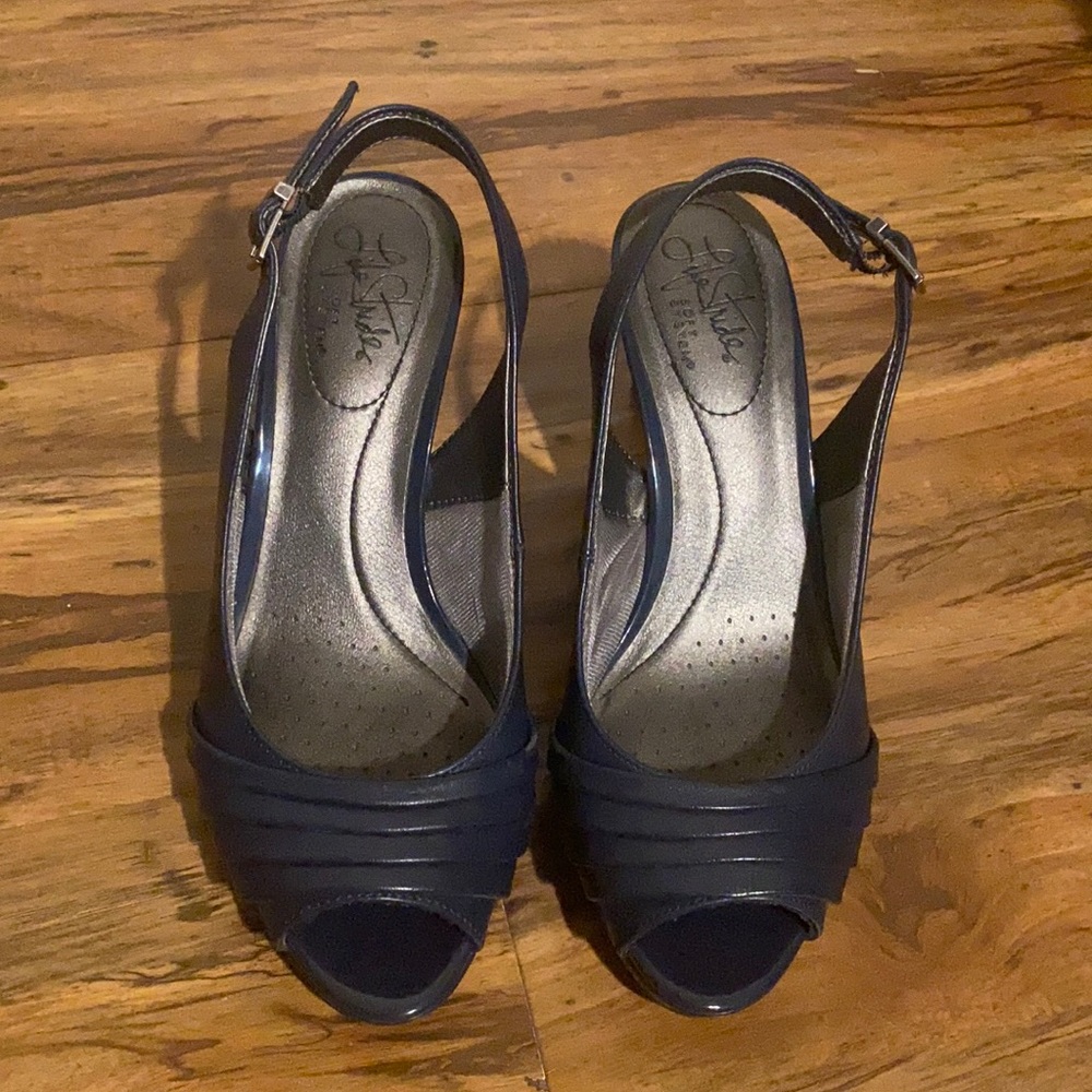 Life Stride Dark Blue Womens Heels -  Size 7.5